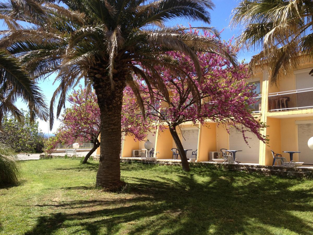 Hotel Restaurant La Garenne Tresserre Esterno foto
