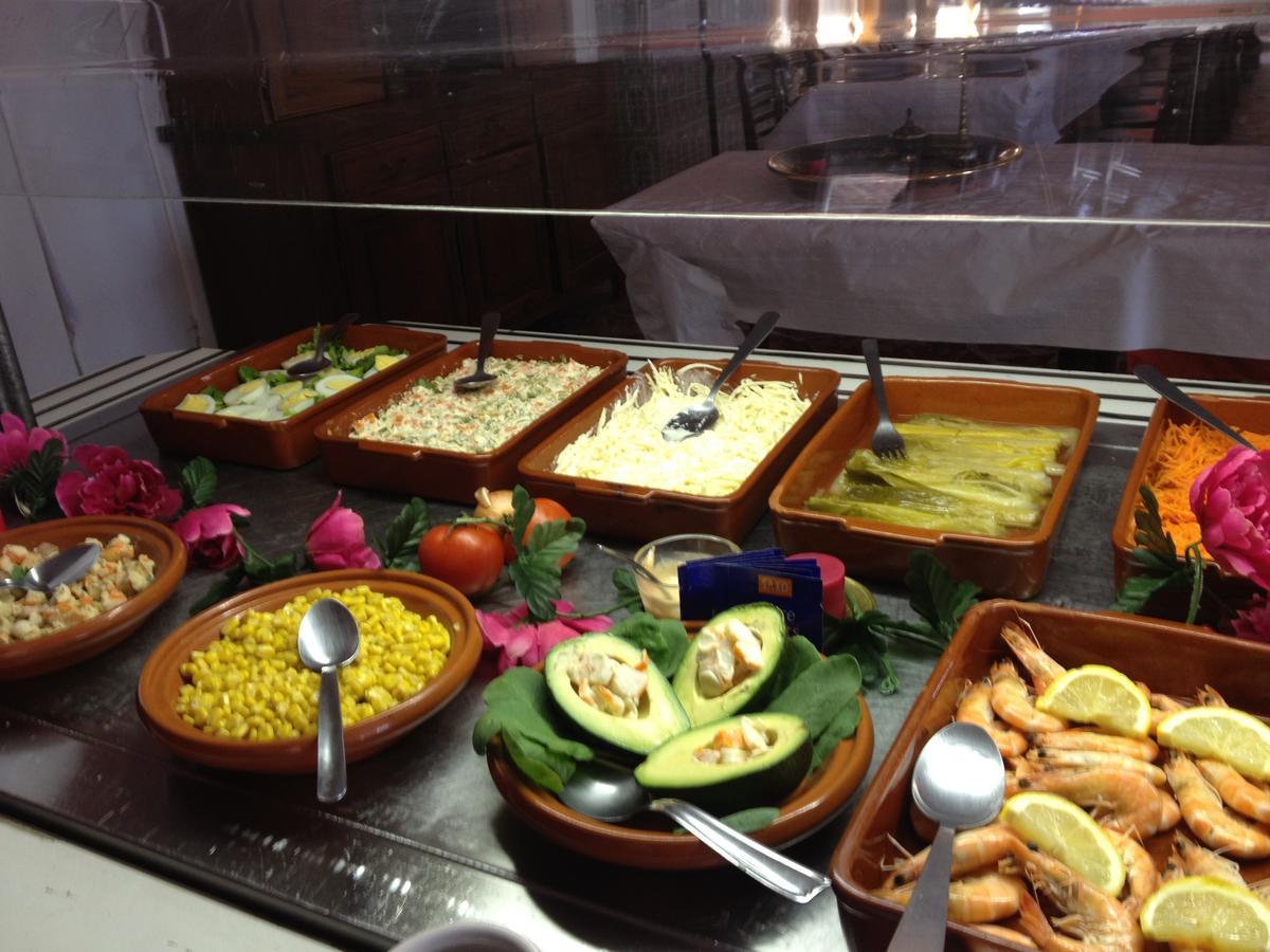Hotel Restaurant La Garenne Tresserre Esterno foto